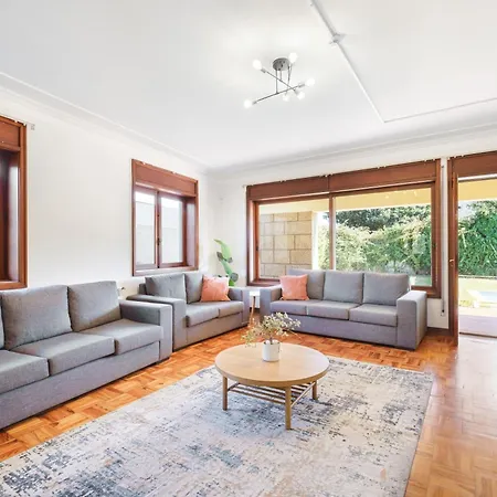 7br & 7ba Wpool & Backyard Prime Location! Vila Nova de Gaia
