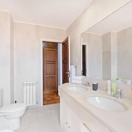 Villa 7br & 7ba Wpool & Backyard Prime Location!