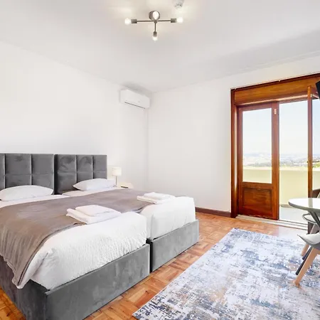 7br & 7ba Wpool & Backyard Prime Location! Vila Nova de Gaia